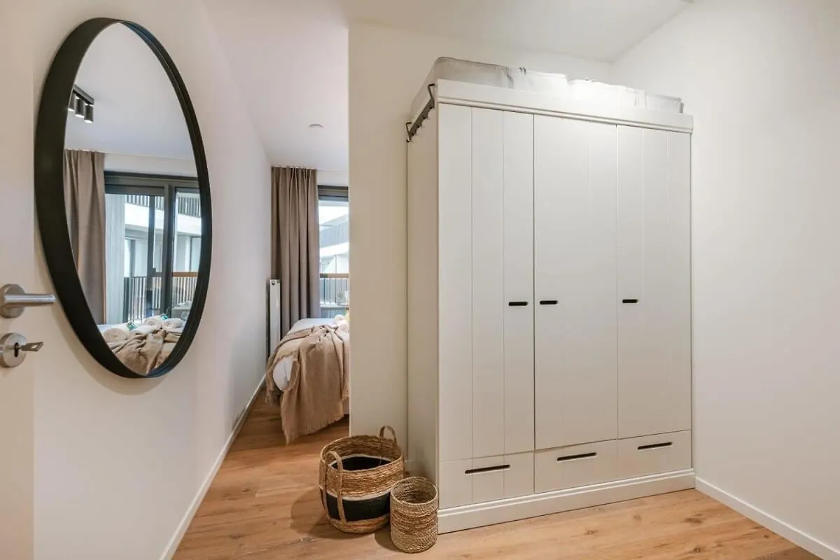 Huswell - Seaside Apartment With Shared Pool Ostende